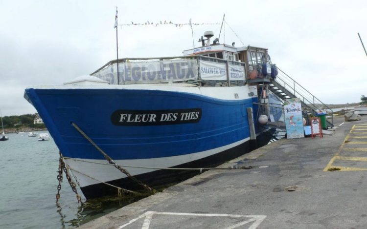 FLEURS DES THÉS bateau